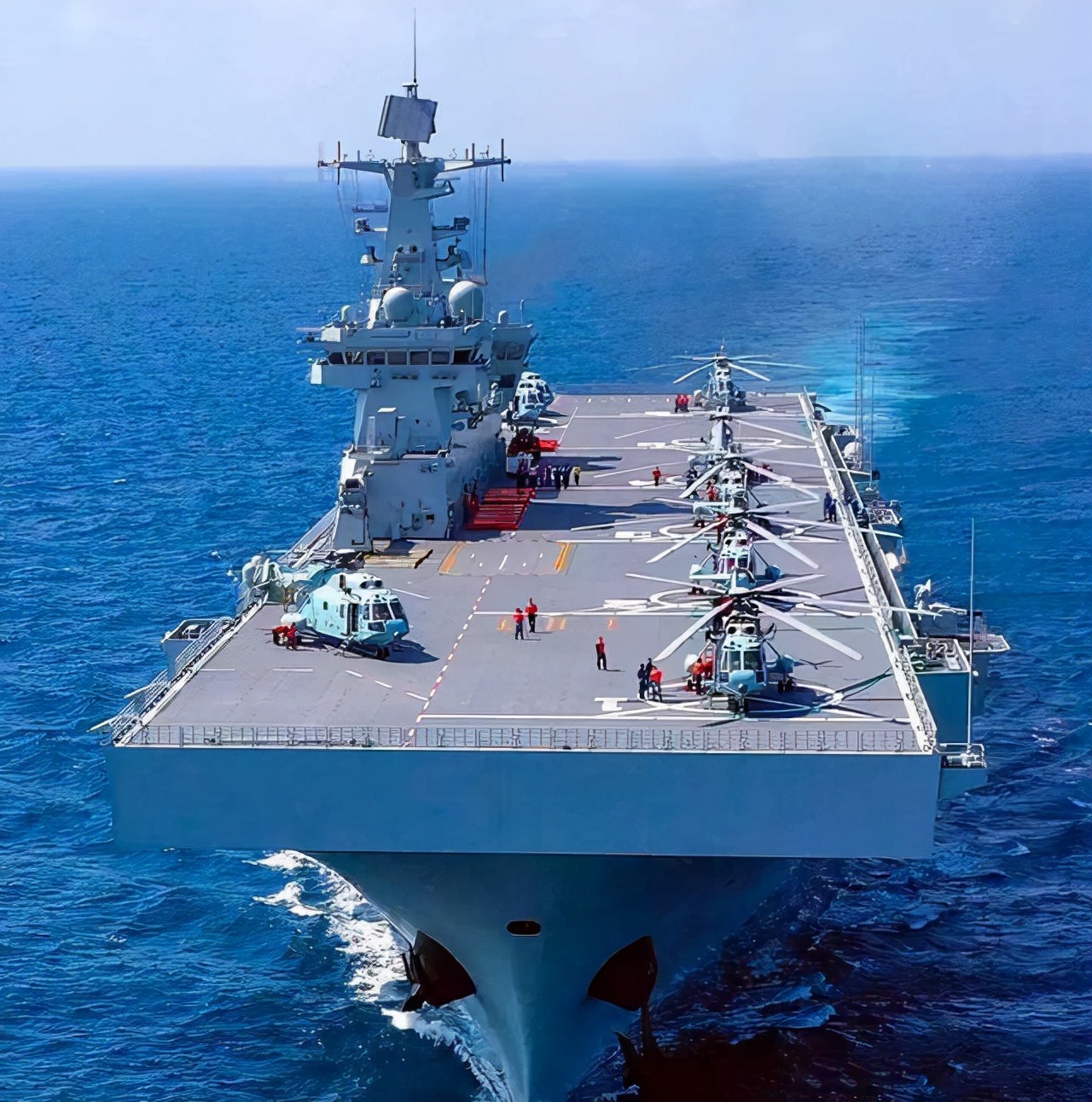 Two supporting equipment for the Type 075 ship are in place!It is ...