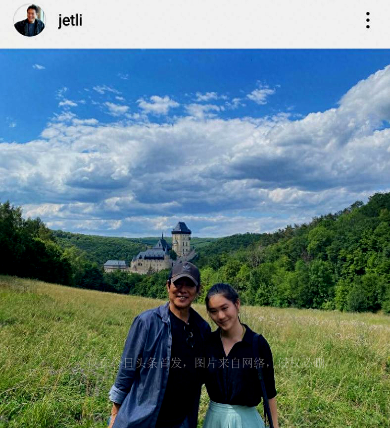 59-year-old Jet Li was traveling with his daughter. He was quite thin ...