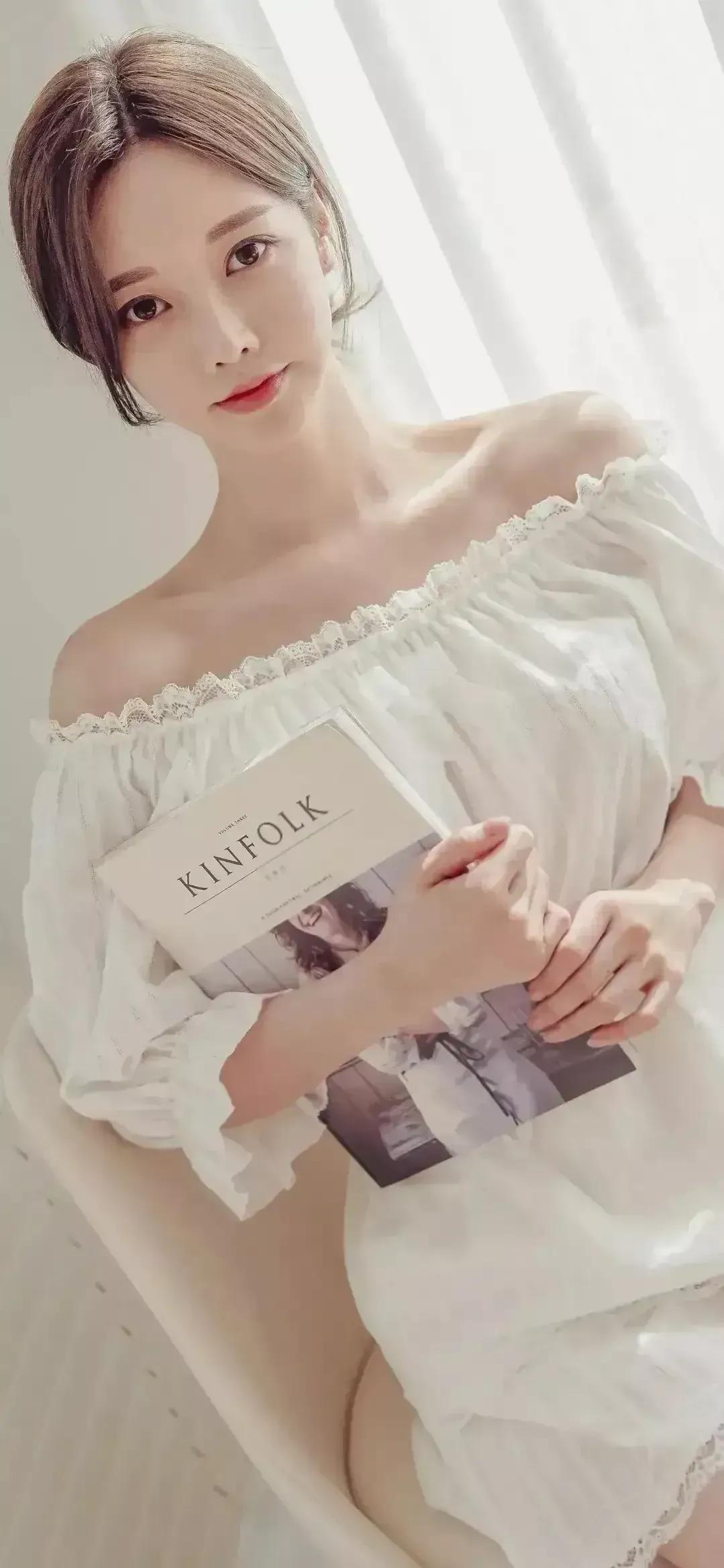 Goddess Sun Yunzhu stunning photo - iNEWS