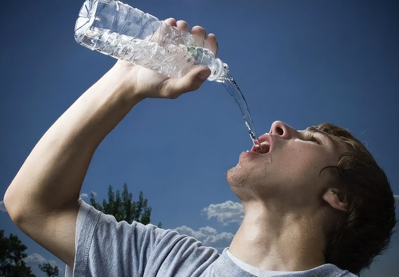 People who drink boiled water for a long time or drink tea for a long