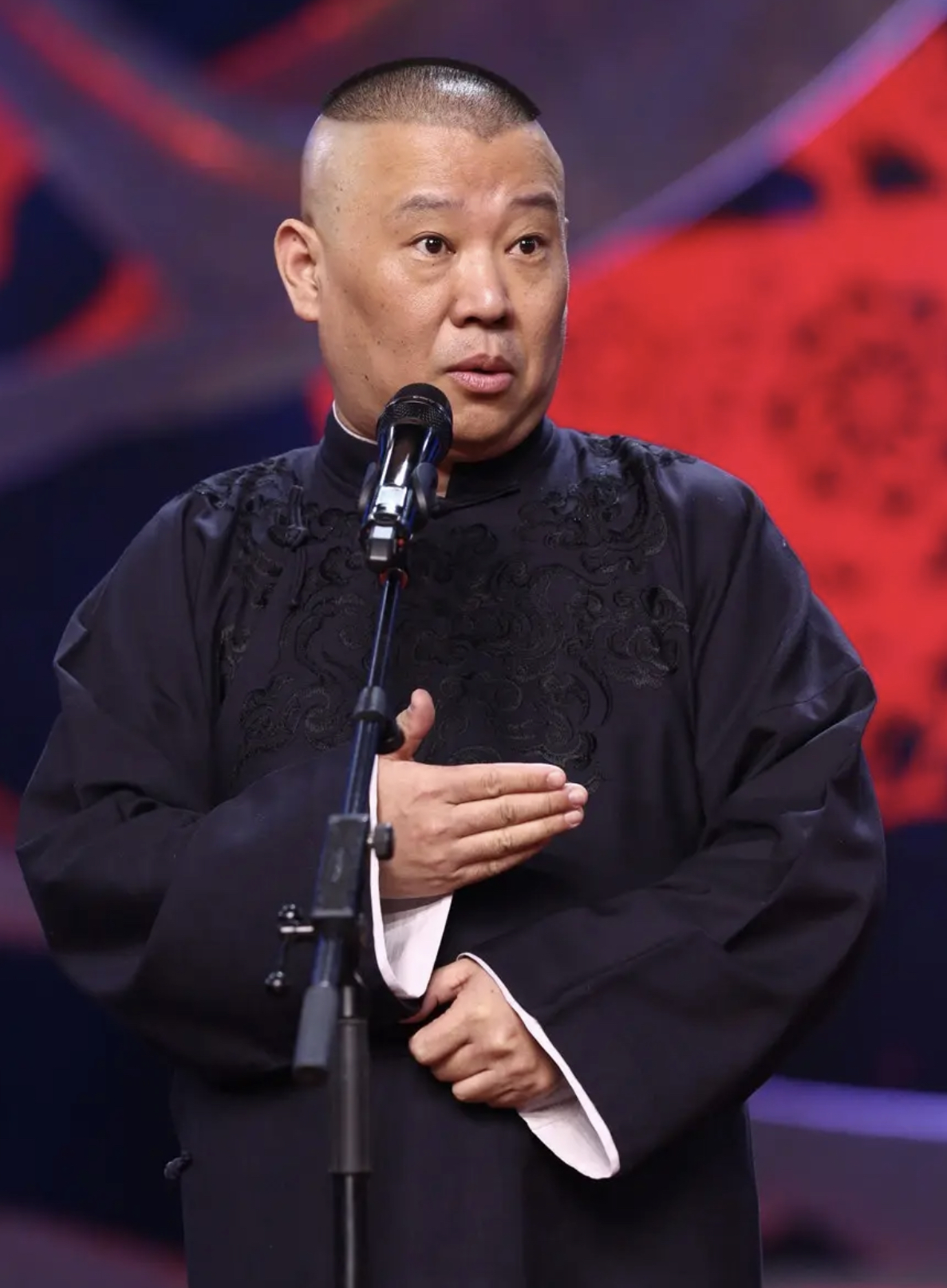 It was revealed that a famous comedian had an illegitimate child abroad