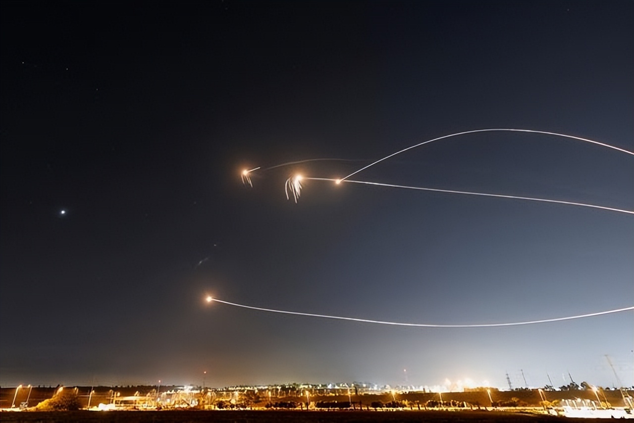 Hundreds of rockets hit Israel, US 