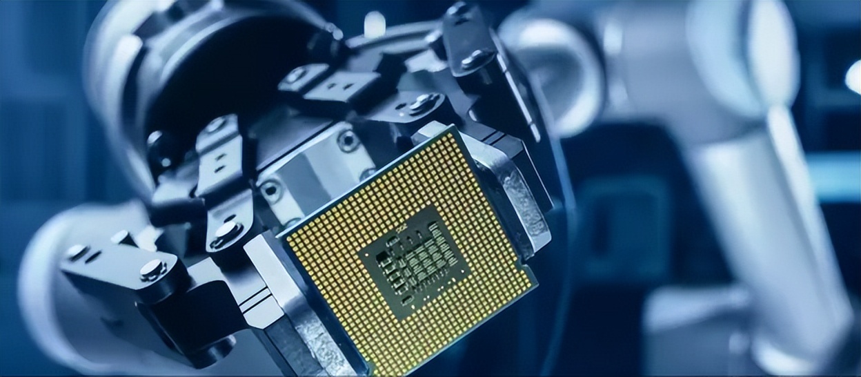 Chips are in short supply! In the "chip chess game", where is the way