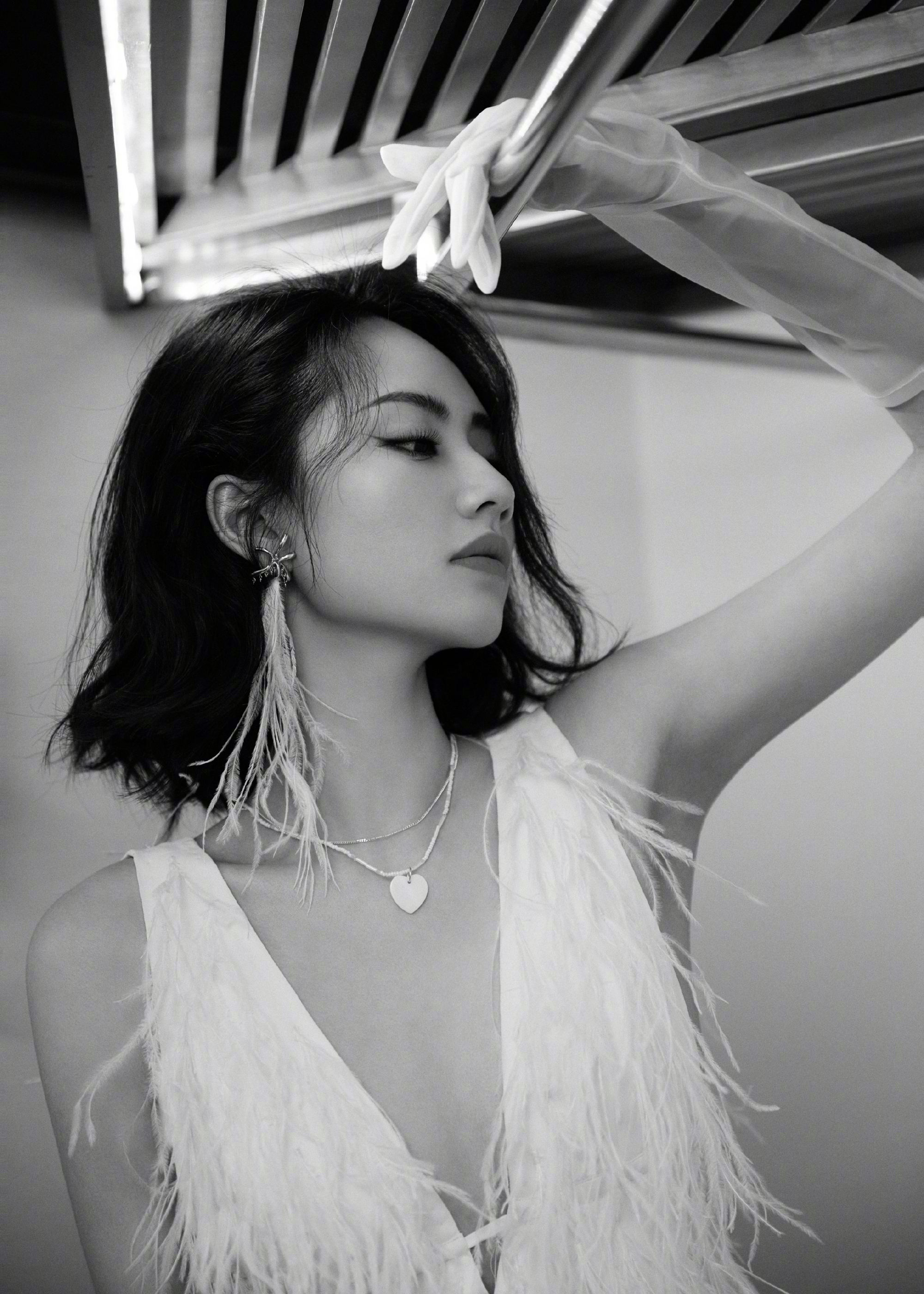 How did 33-year-old Liu Xijun go hot, wearing a big halter and turning ...