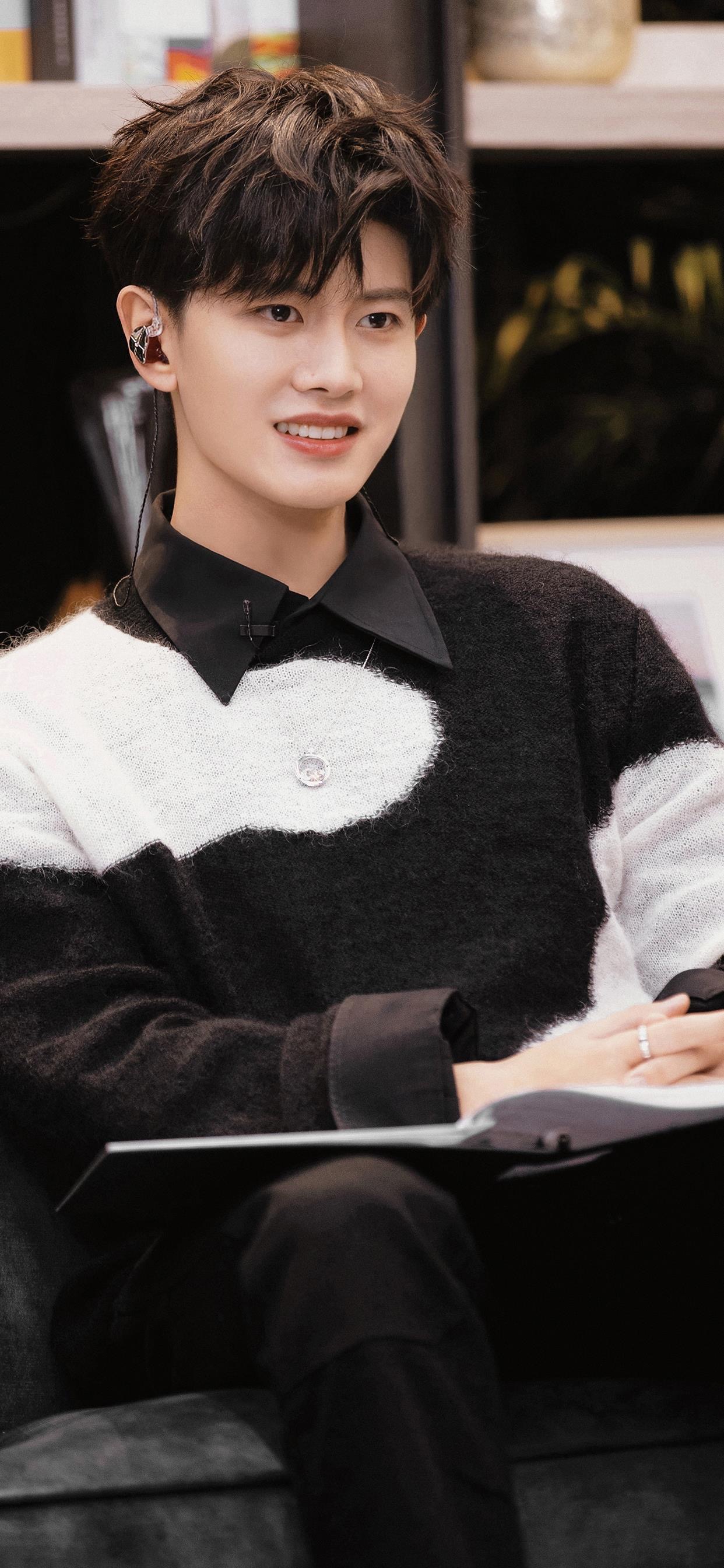 Ren Jialun wallpaper | star idol wallpaper - iNEWS