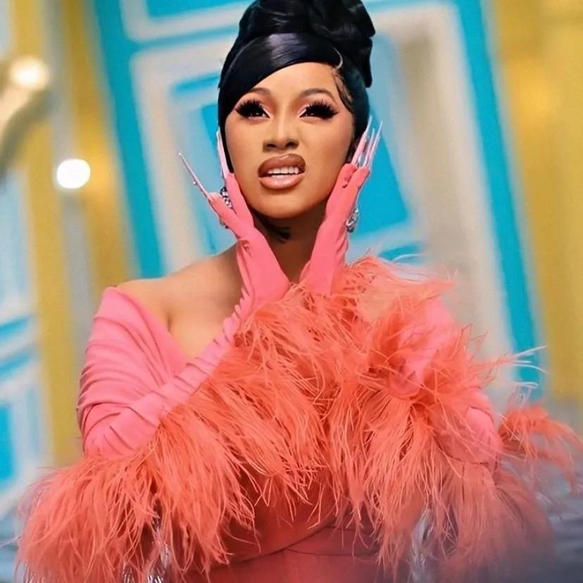 Spicy Eyes! American Actress Cardi B's Large-scale Performance Caused ...