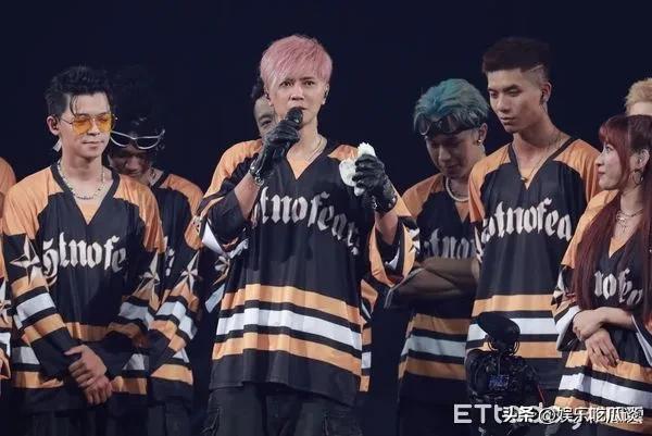 Luo Zhixiang burst into tears at the concert, wept bitterly to thank ...
