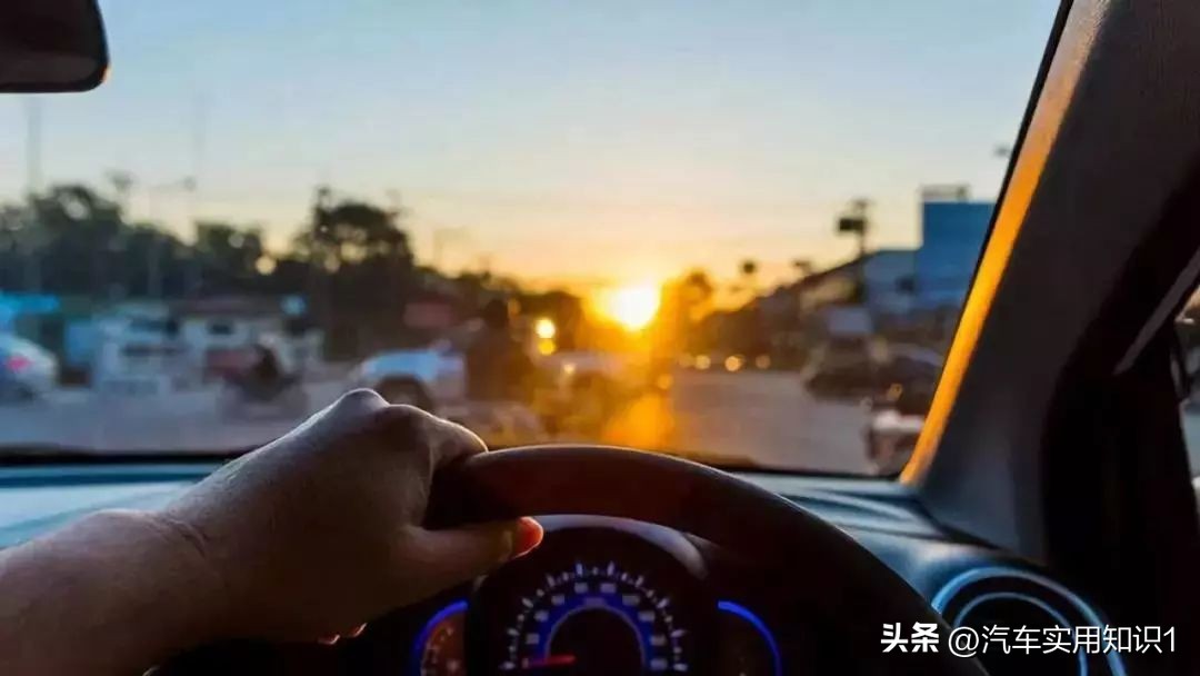 Why do old drivers wear sunglasses when driving?It's not just beautiful
