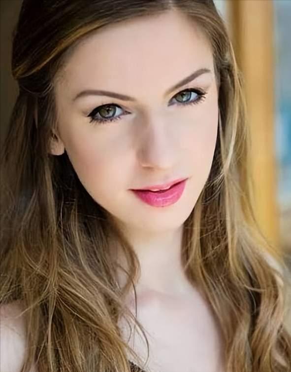 Stella Cox, one of the industry's top actresses and models - iMedia