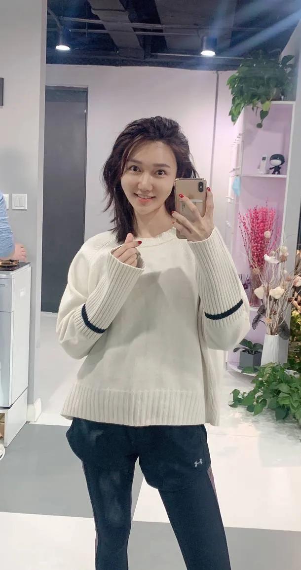CCTV host Long Yang - iNEWS