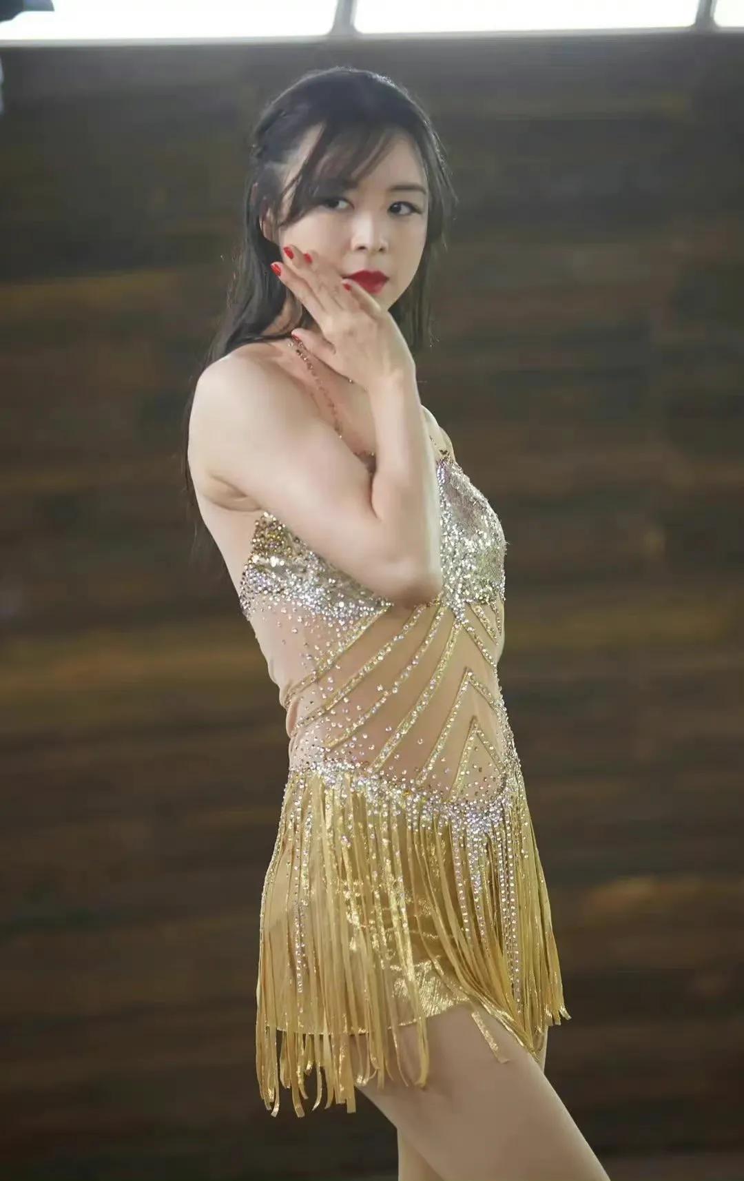 Beauty star Zhang Jingchu sexy photo - iNEWS