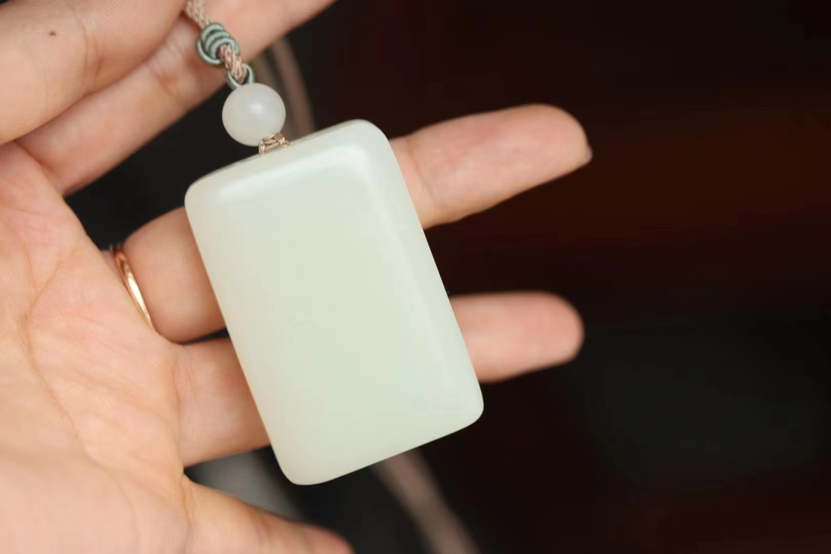 Can the jade worn by others be worn? iNEWS