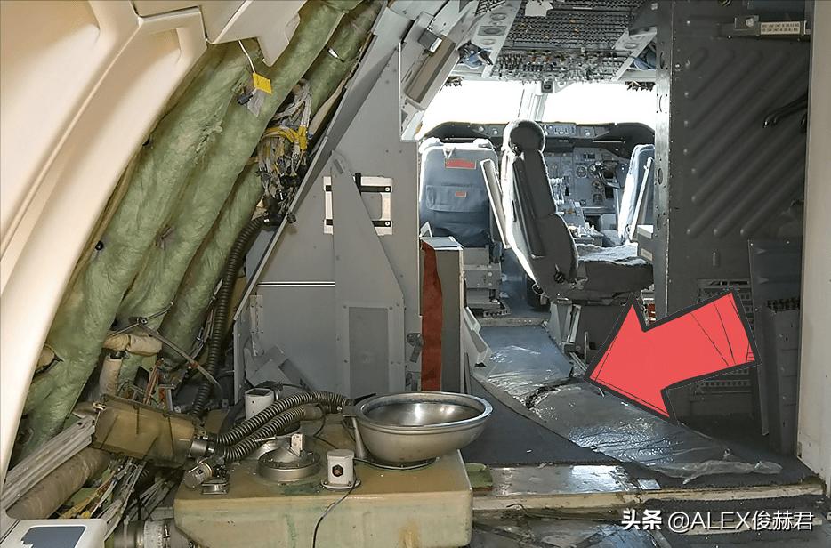 What do toilets on military planes look like?Excrement "seeks freedom