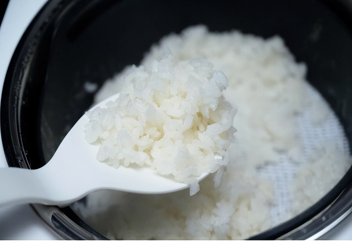 Does using a rice cooker cause cancer?It is not to use a rice cooker with a damaged