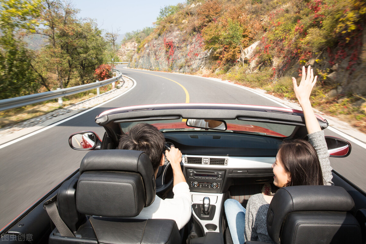 How can I stop worrying about the car behind while driving? iNEWS