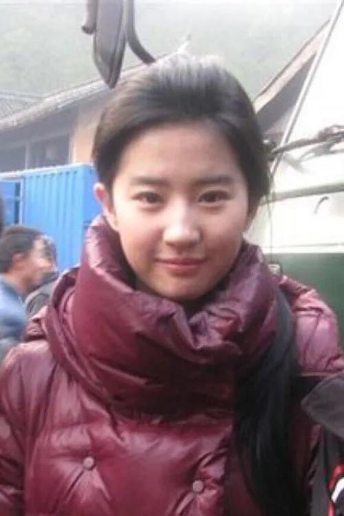 The 37-year-old Liu Yifei is so beautiful without makeup! How did she ...