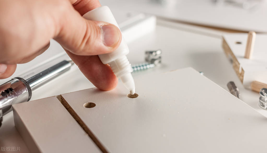 Features of Henkel Loctite AA3504 Ultraviolet UV Adhesive iNEWS