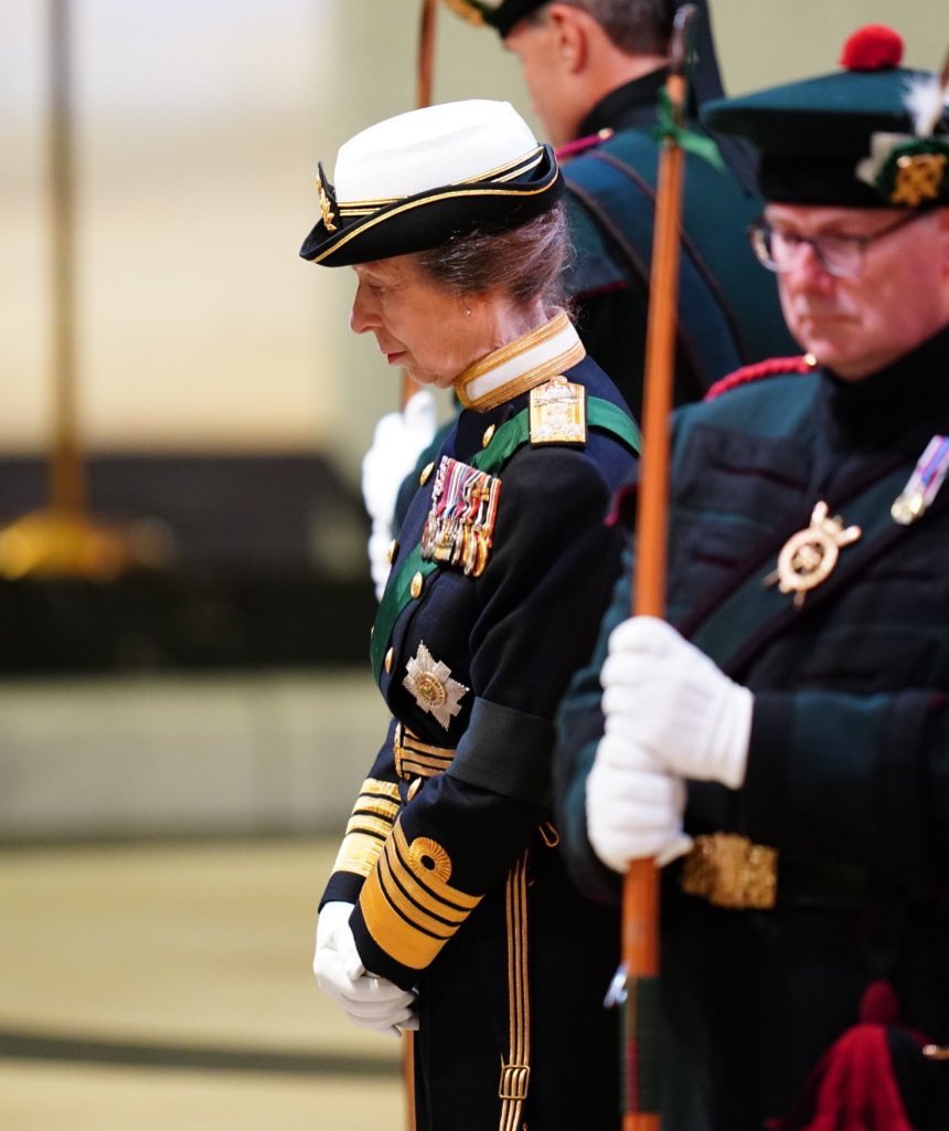 Vigil for mother The Queen's four children reunited after a long time