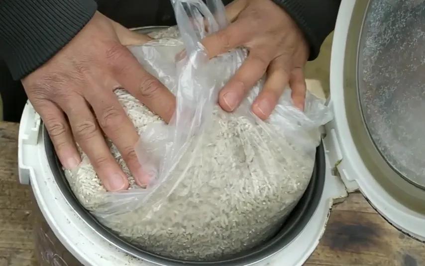 Do you have an old rice cooker at home?These 6 uses are really powerful, let's learn together