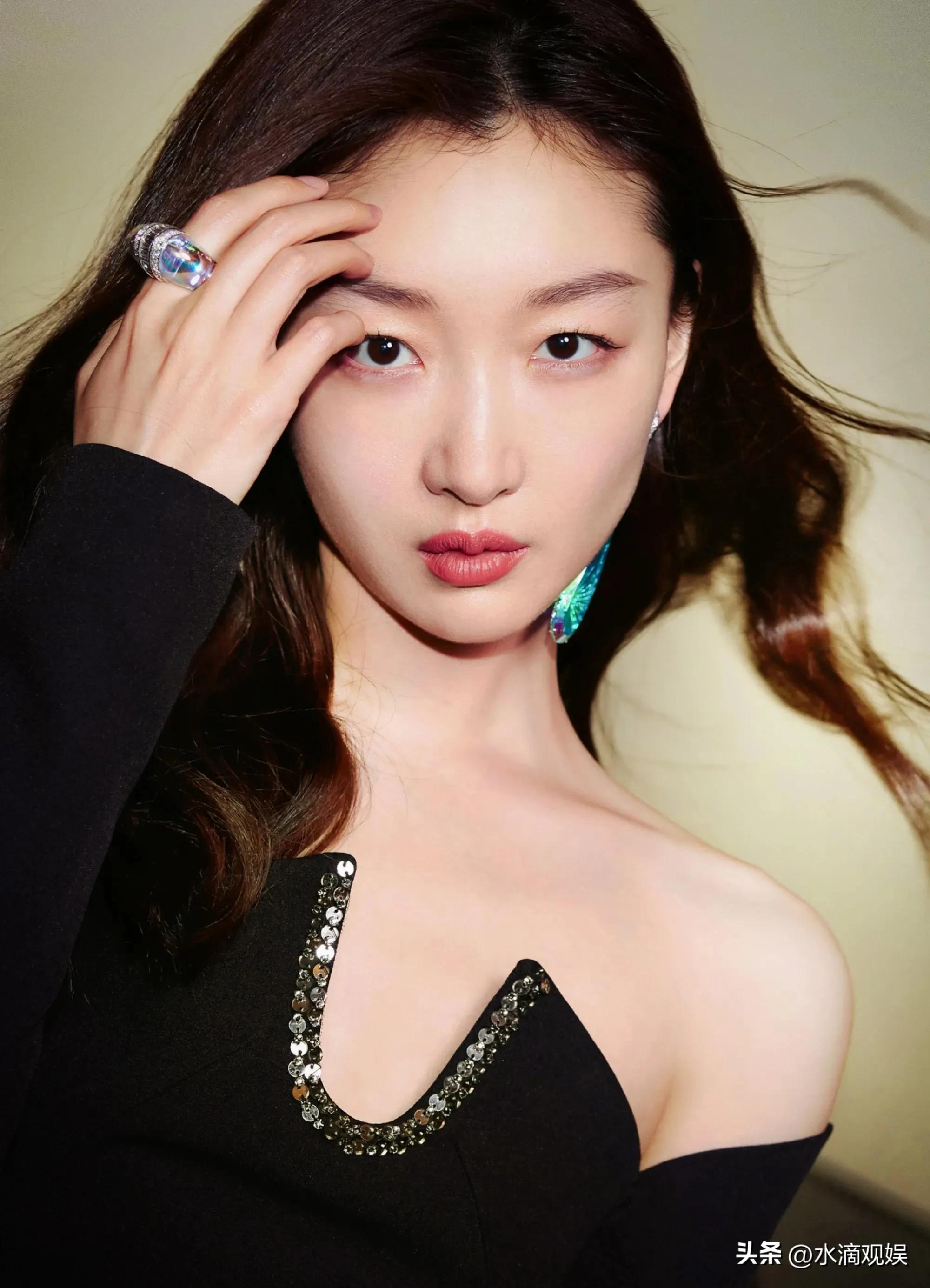 Zhou Dongyu is a jury member of the Beijing Film Festival, and Zhang ...