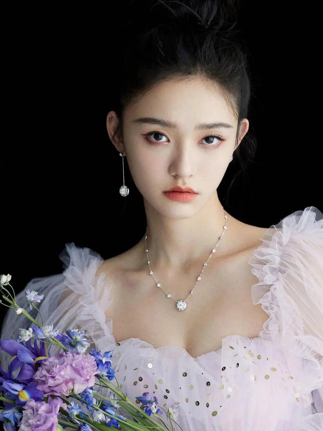 Lin Yun is so beautiful - iNEWS