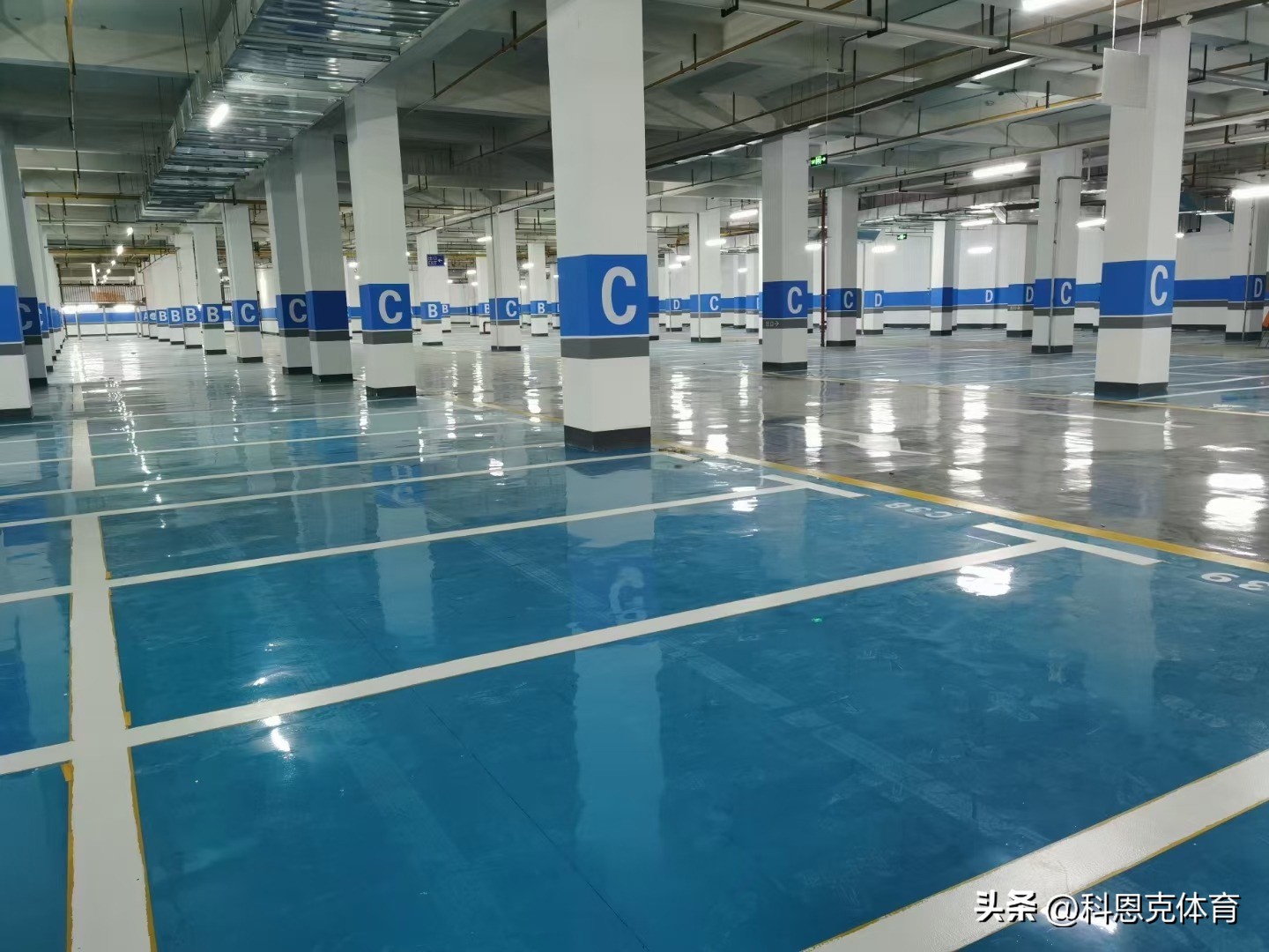 Daily cleaning of epoxy floor underground parking lot iNEWS