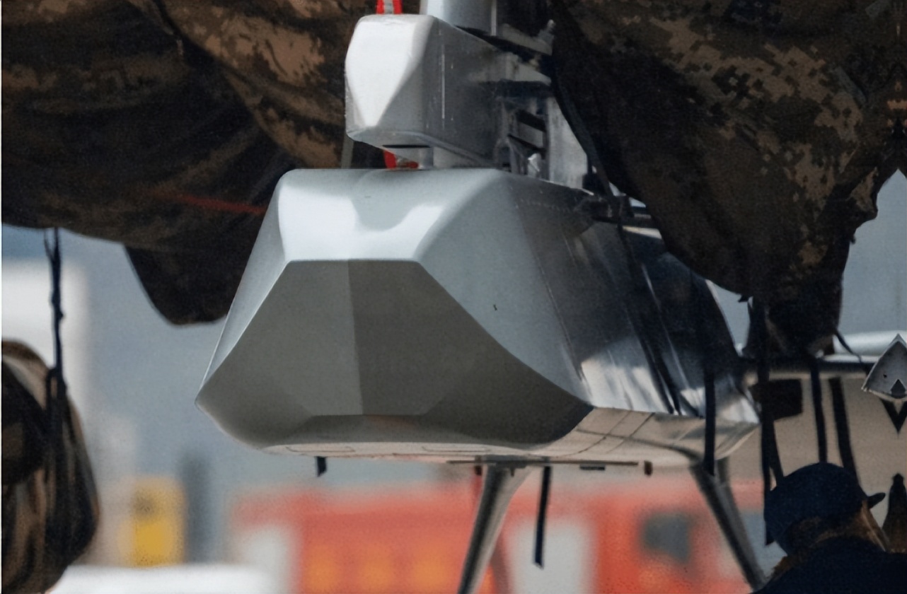 AKF98A stealth cruise missile, or standoff airborne dispenser, has