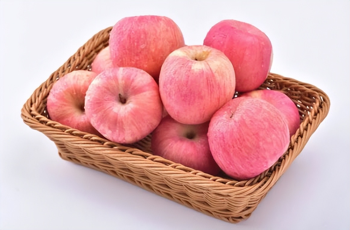 Insist on eating apples on an empty stomach after getting up in the