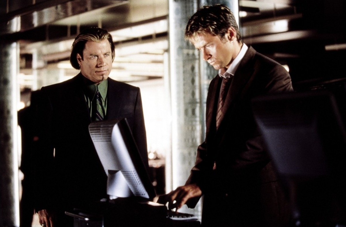 What expressive techniques are used in the movie "Operation Swordfish