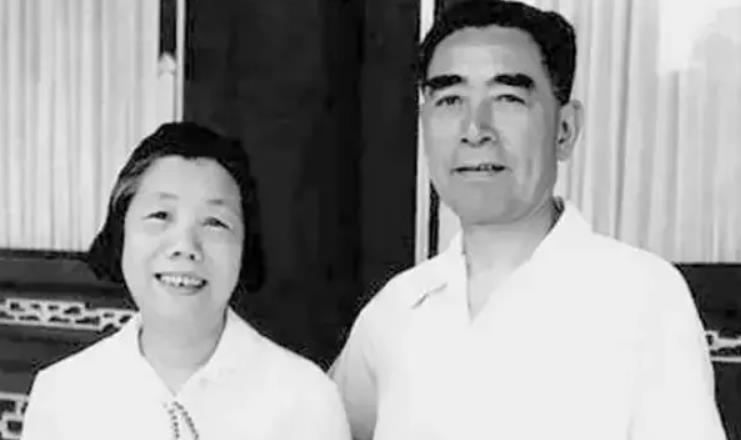 In 1966, Zhou Enlai hid Liao Chengzhi in a secret place. No one except ...