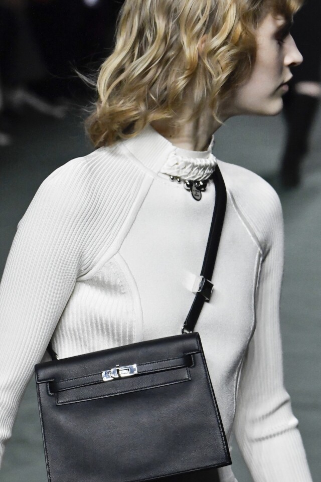 The HERMÈS KELLY DANSE bag is more sought-after than the Hermès classic  KELLY - iNEWS