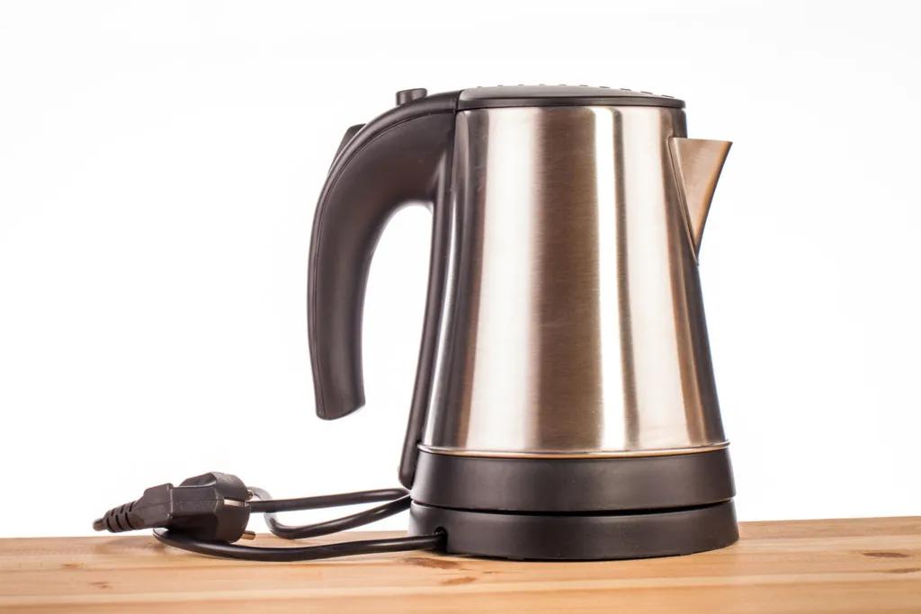 Longterm drinking water from an electric kettle is harmful to the body and can cause cancer