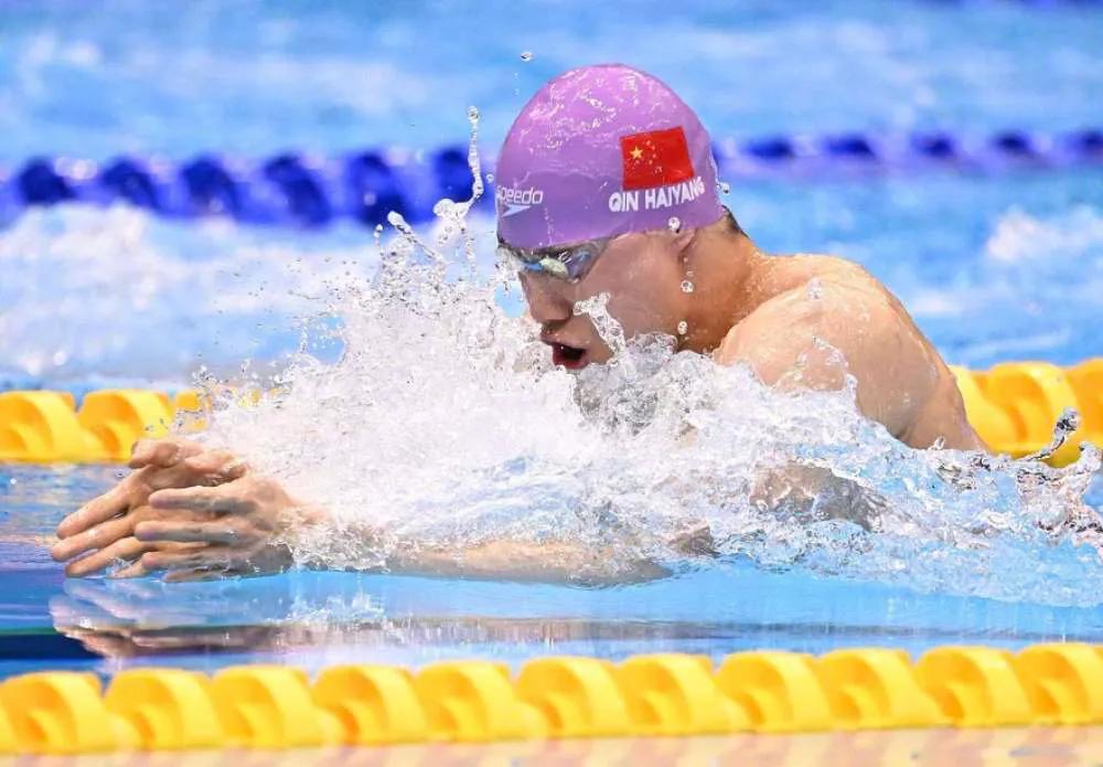 Rising Star Phelps of the Chinese Swimming Team: Breaking records in 4 ...