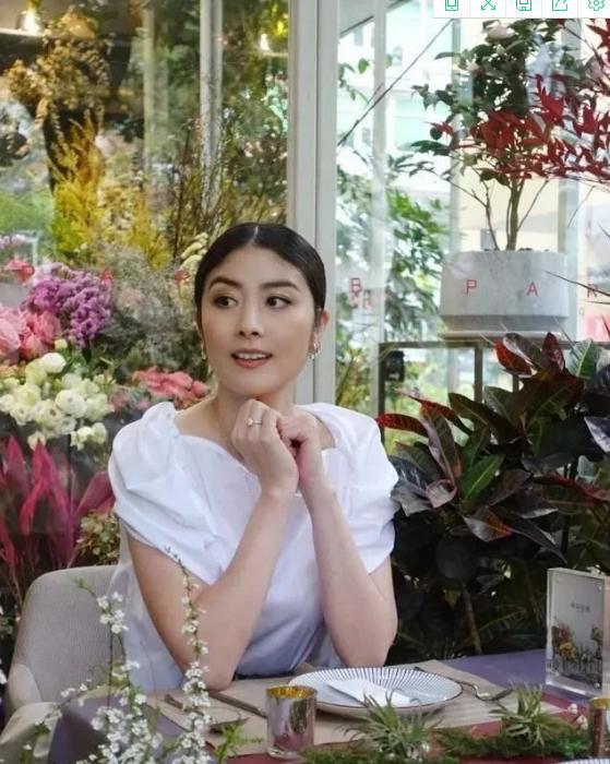 Thrilling moment!Kelly Chen and her 13-year-old son had a car accident ...