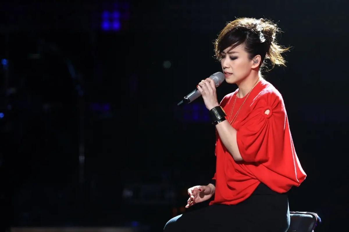 Perfect combination of gorgeous voice with Wang Jielin and Lin Yilian's ...