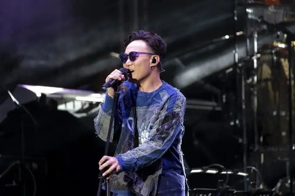 Hong Kong media said that Eason Chan tentatively scheduled 18 concerts