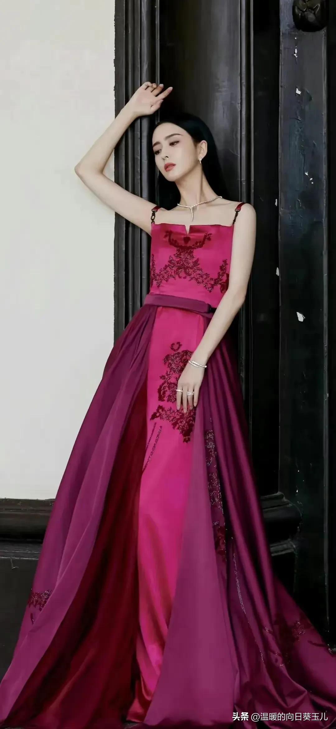 Tong Liya is really good at matching clothes iNEWS