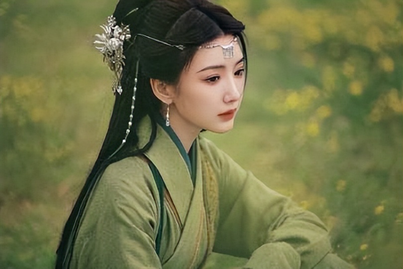 Mao Xiaotong's eyebrows are in a heroic style revealing beauty - iNEWS