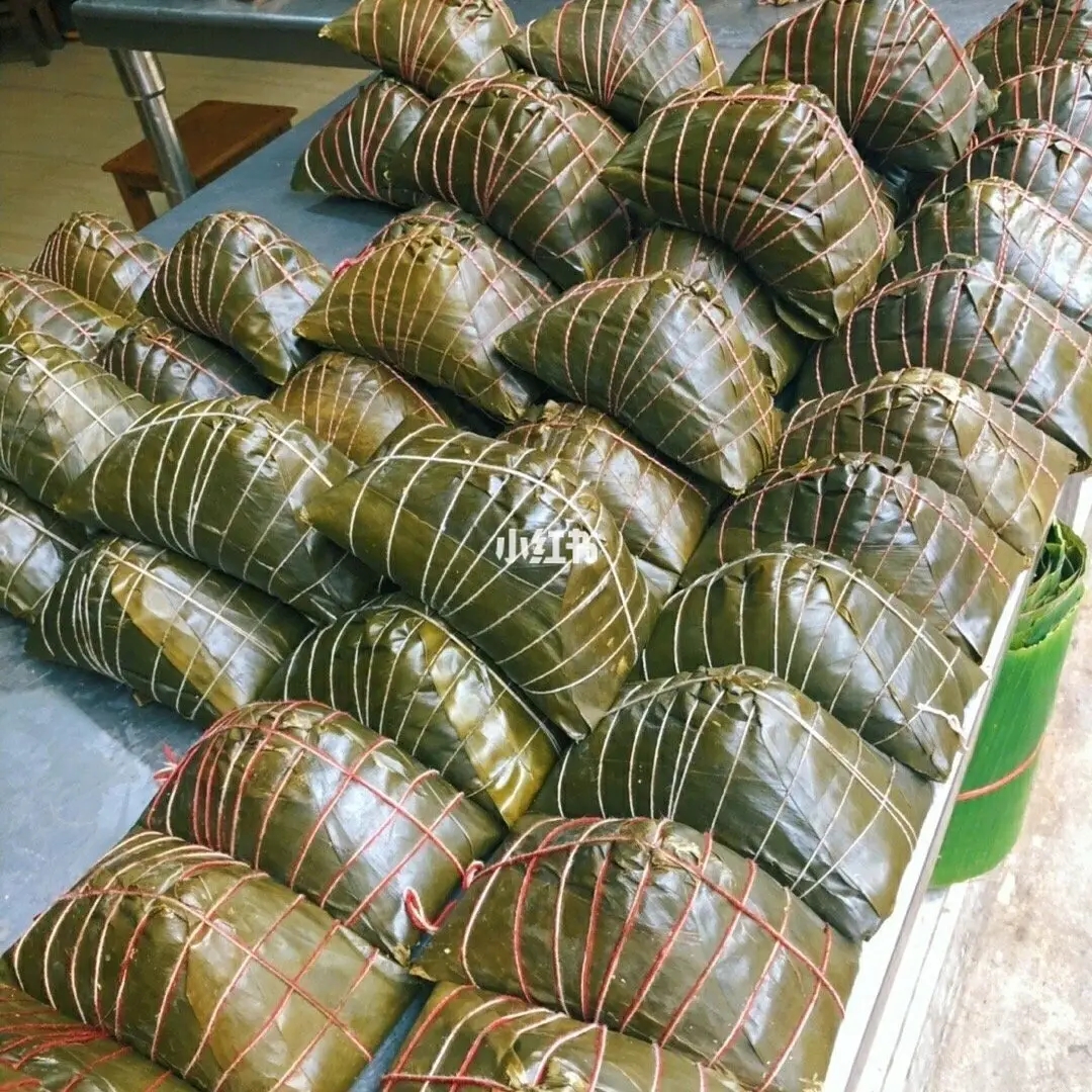 The Dragon Boat Festival is another year of zongzi competition! Sweet or salty? Mung bean or