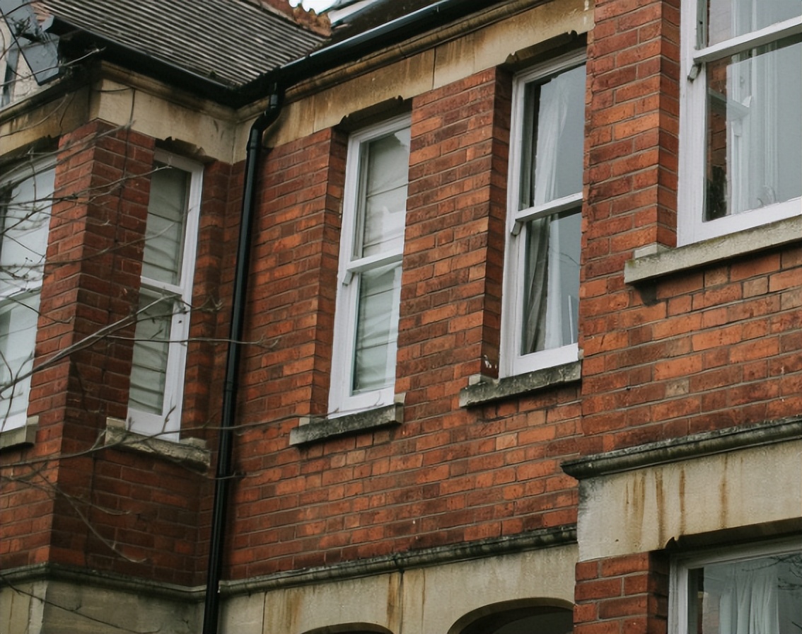 What should I do if the exterior wall is leaking?Who do I look for when