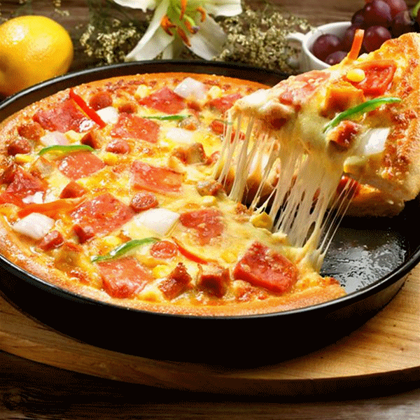 Durian Bobo Pizza, Curry Chicken Pizza, Beef Filet Mignon Pizza Classic