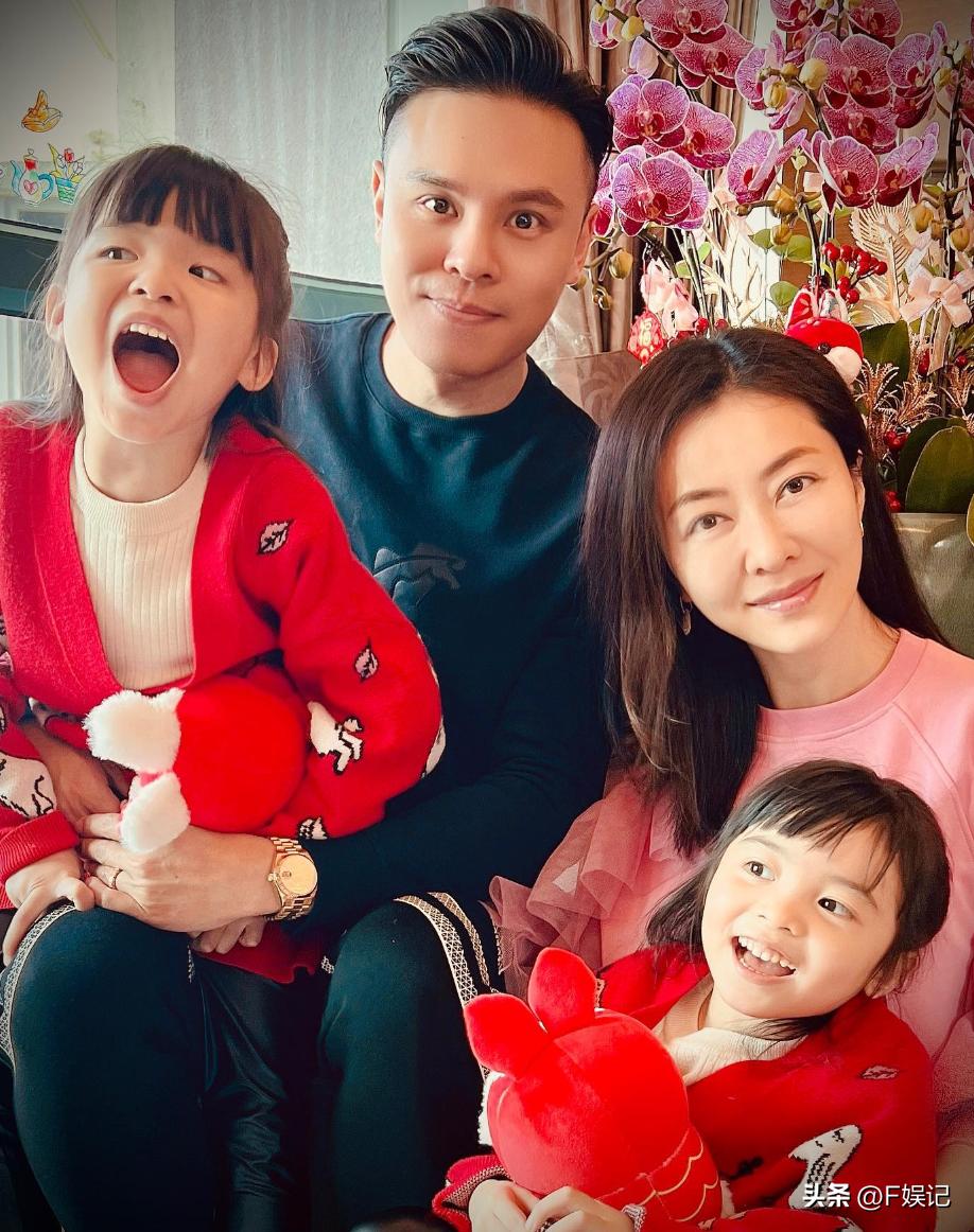 Xiong Dailin and Guo Kesong took their daughters on a trip to take a ...