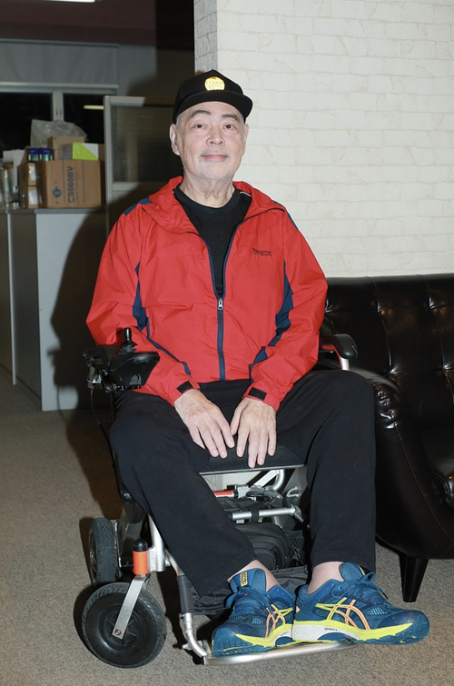 Annoyed!A well-known singer in Hong Kong sings in a wheelchair and was ...