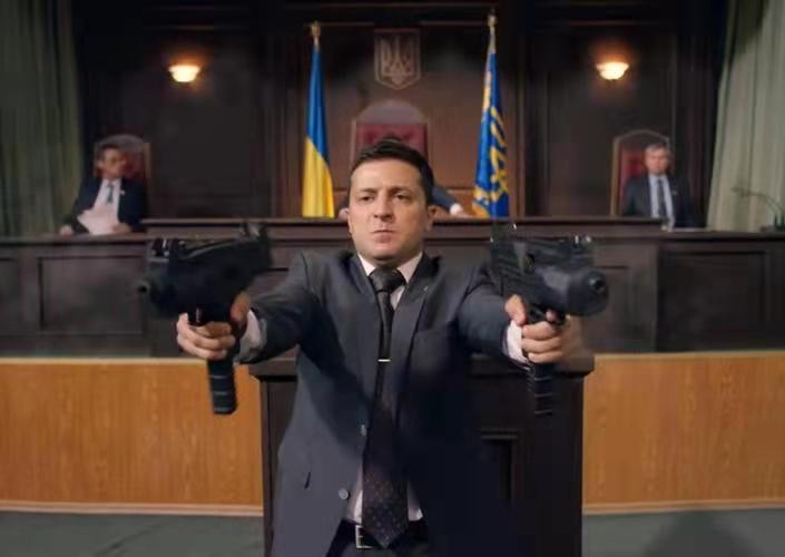 Zelensky's status quo: Under the camera of the reporter, the bearded ...