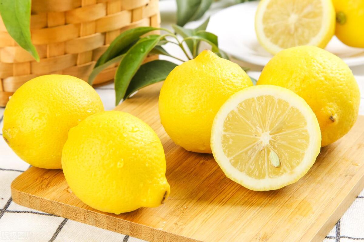 Lemons can kill 12 types of cancer, 10,000 times stronger than