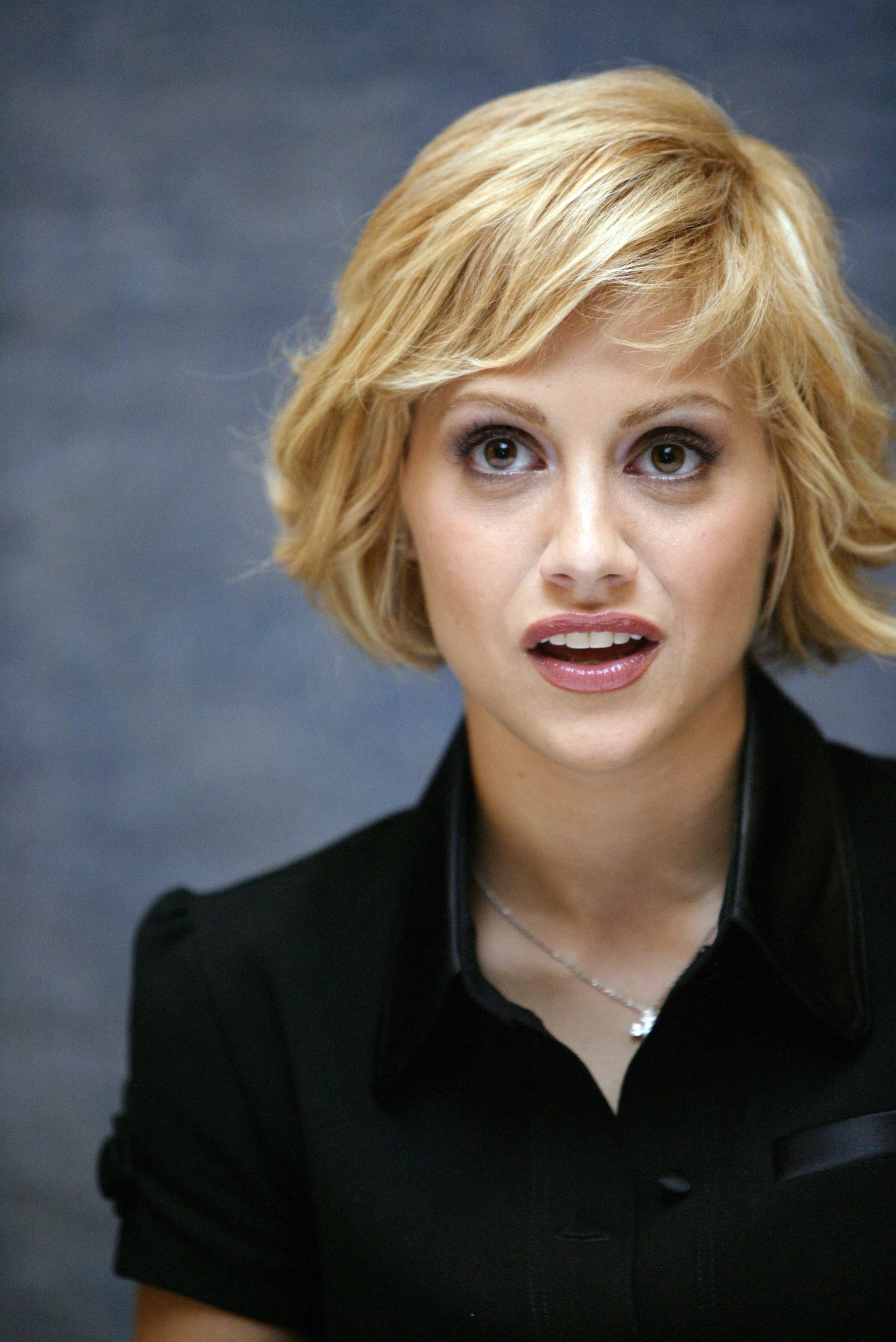 Brittany Murphy'S Walmart Appearance: Photos And Videos - q9g3kr8