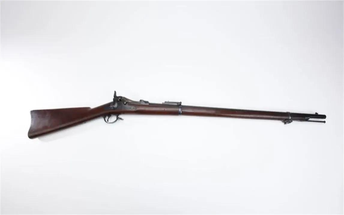 Cheap and easy to use the first valve rifle M1865 - iMedia