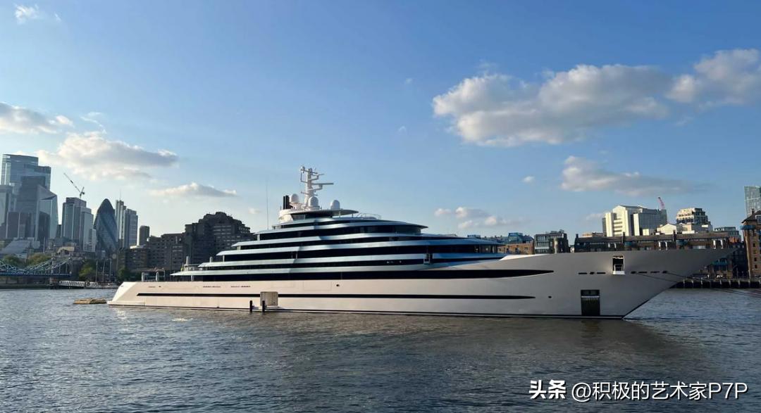 superyacht kaos vandalized