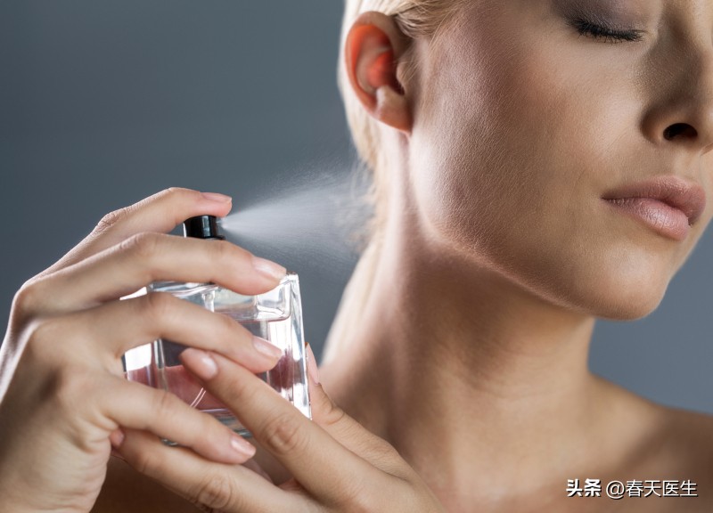 why-does-sweat-smell-bad-the-more-you-spray-perfume-the-more-smelly