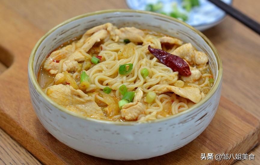 Share 4 nutritious breakfast noodles, simple and easy to digest